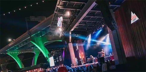 哈曼馬田MAC Axiom Hybrid閃耀全球最大音樂(lè)節(jié)，為Summerfest公司禮儀服務(wù)注入專(zhuān)業(yè)音效力量